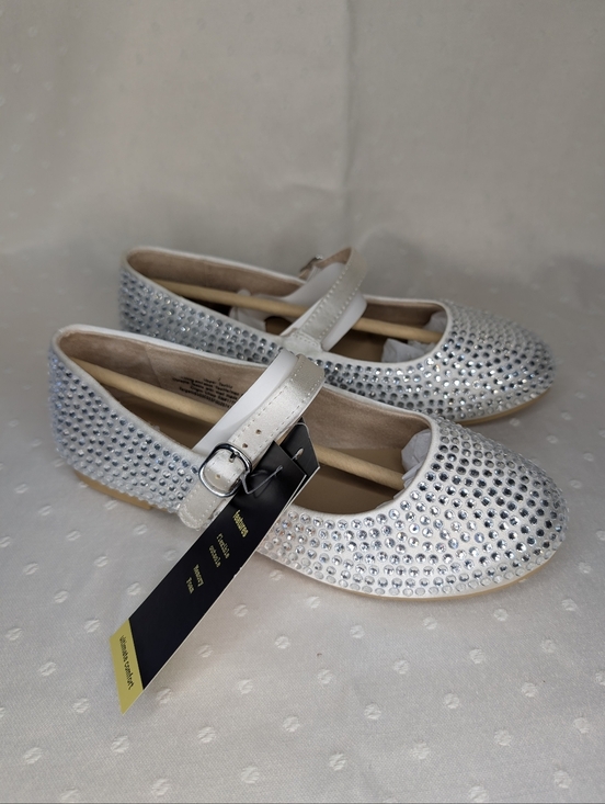 art class Other - Art Class Off White Silver Rhinestone Mary Jane Flats Buckle Girls Size 2 NEW